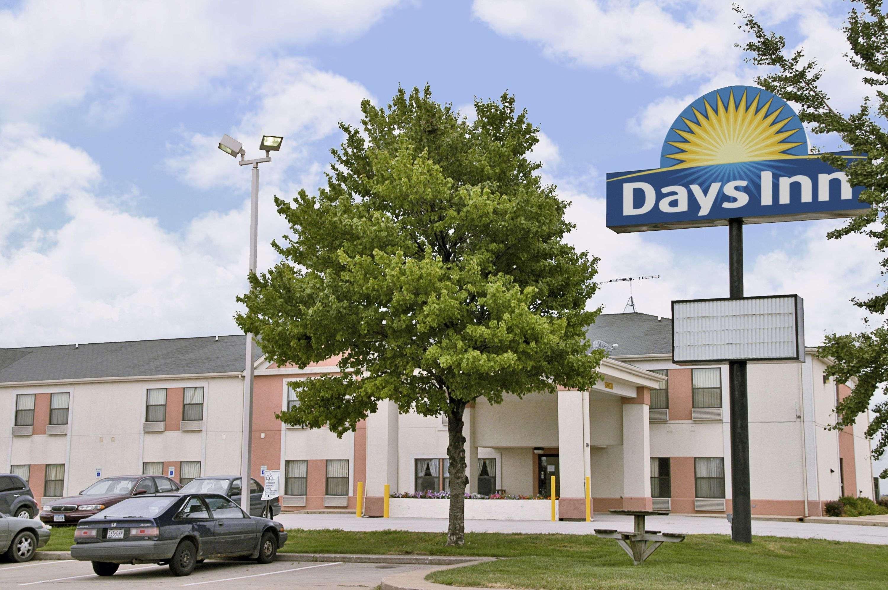 Days Inn By Wyndham Walcott Davenport Zewnętrze zdjęcie